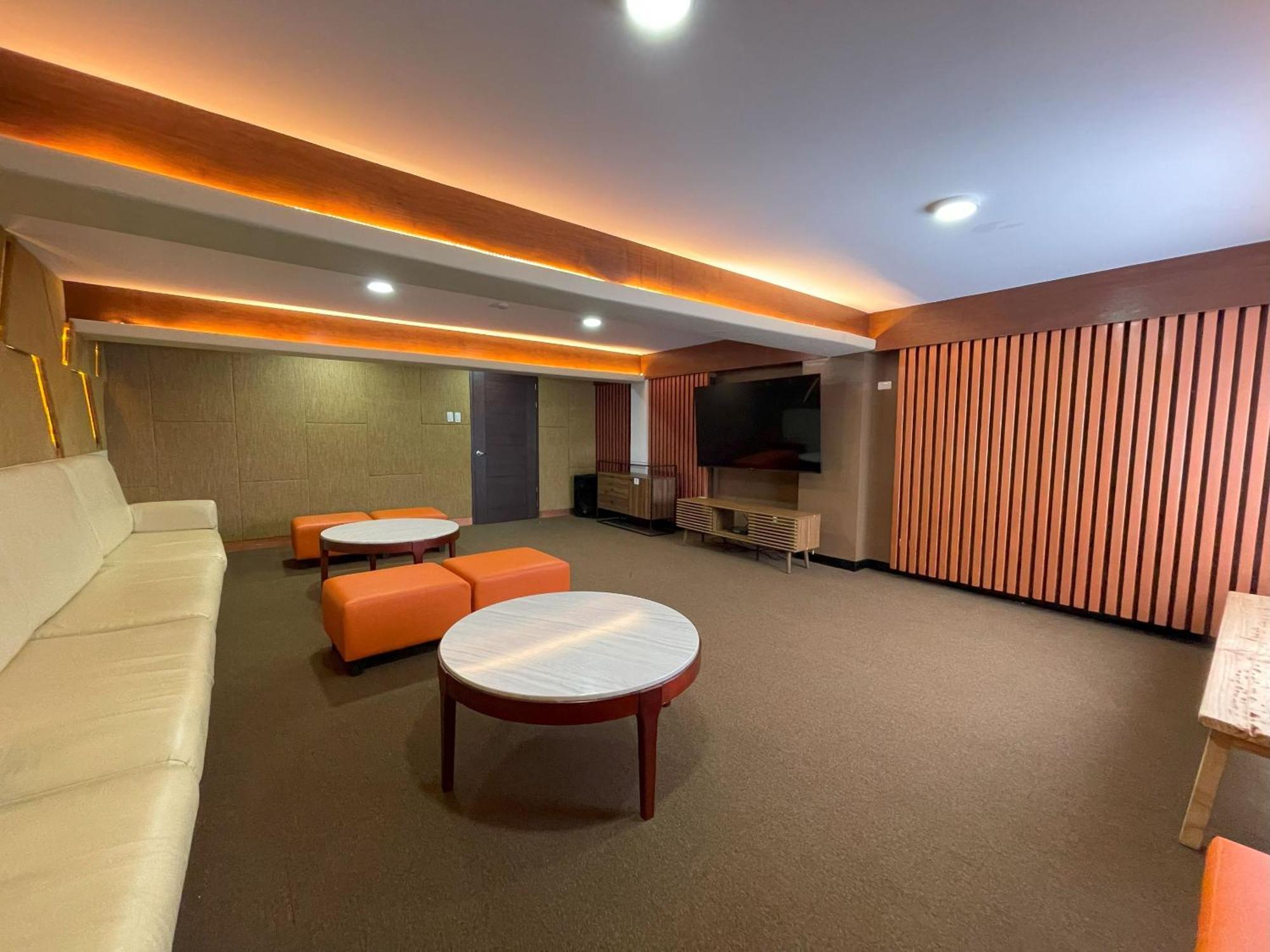 Mist Mountain Resort Powered By Cocotel Cebu Exterior foto
