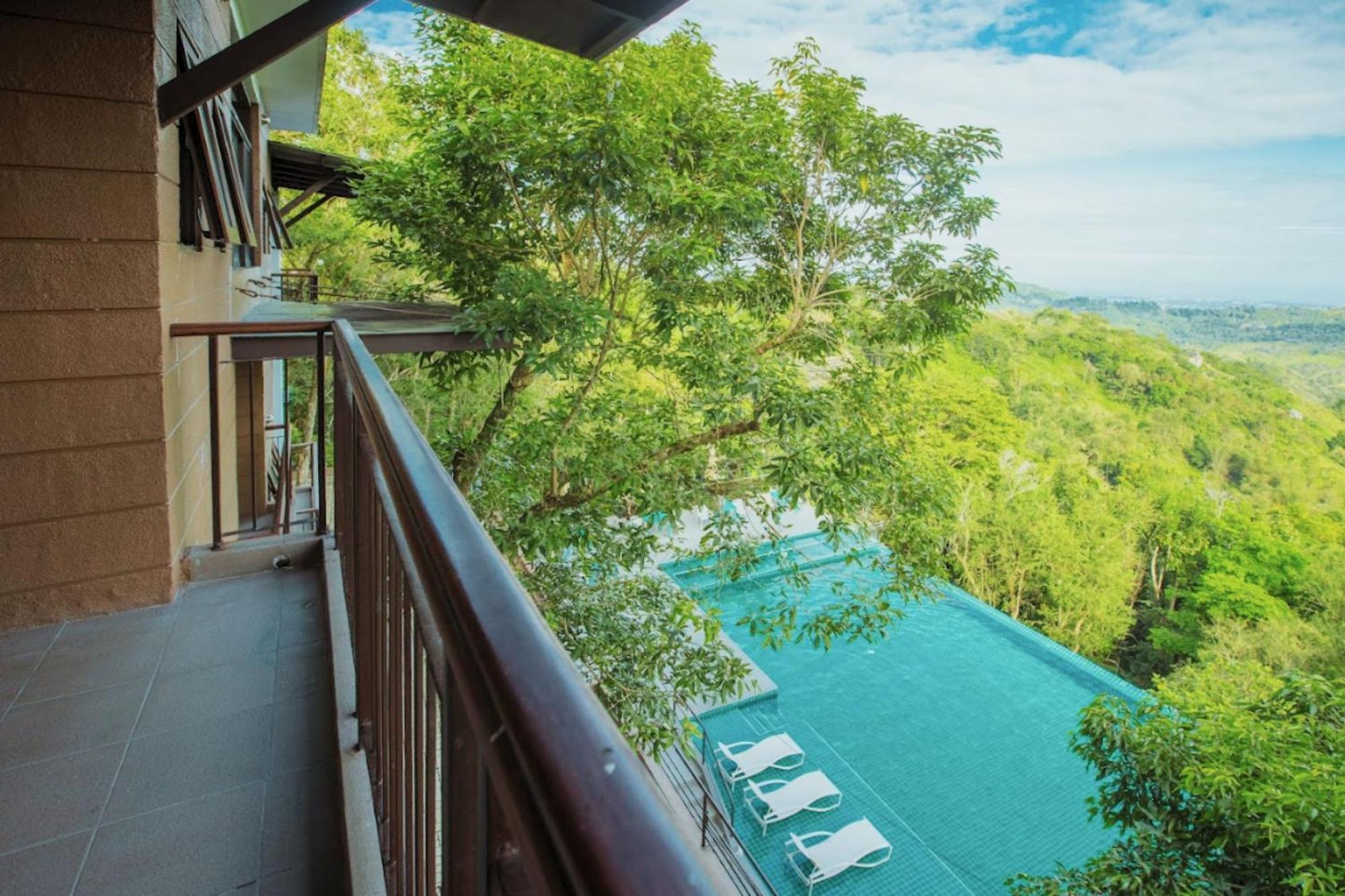Mist Mountain Resort Powered By Cocotel Cebu Exterior foto